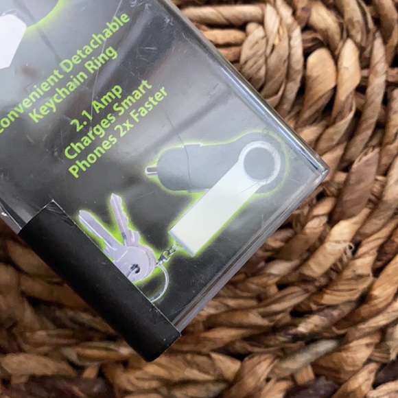 New Portable 2.1 amp smart phone charger key chain on swivel detatchable Keyring - Picture 3 of 5